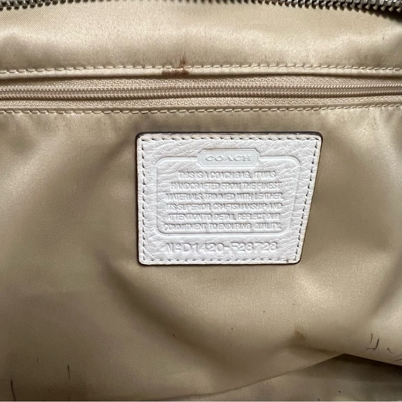 Set of 2 Coach Signature Canvas and White Leather Shoulder Bag and Long Wallet - Picture 11 of 16